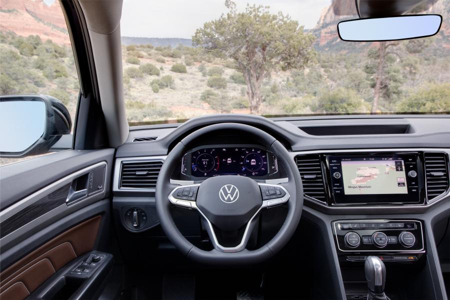Торпедо Volkswagen Atlas Basecamp Accessories 2020 года  (фото 10 из 27)